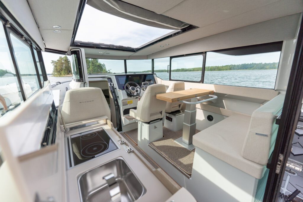 AURELIA YACHTING - INTERIOR - SAXDOR 320 GTC- MOTORYACHT - PRIVATE CRUISE - PRIVATE CHARTER